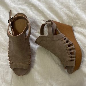 Tan/Brown wedges